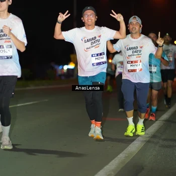 Runner Photo 7635042