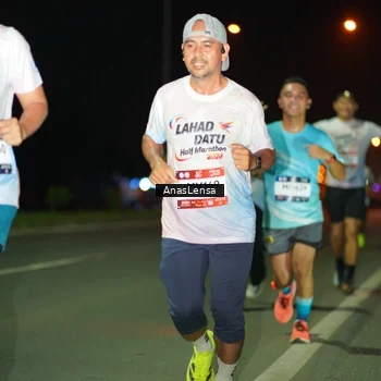 Runner Photo 7635043