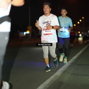 Runner Photo 7635123
