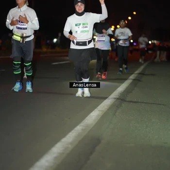 Runner Photo 7635264