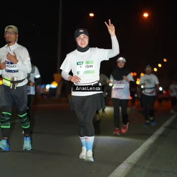 Runner Photo 7635285