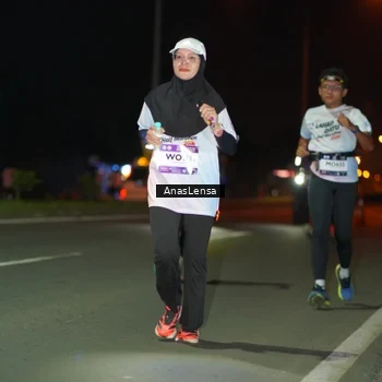 Runner Photo 7635292