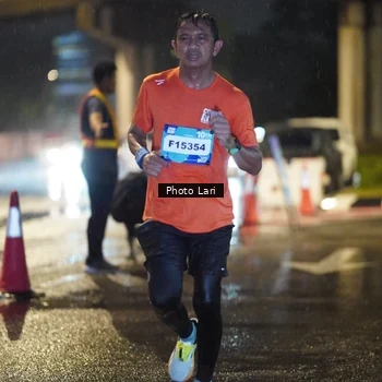 Runner Photo 7635300