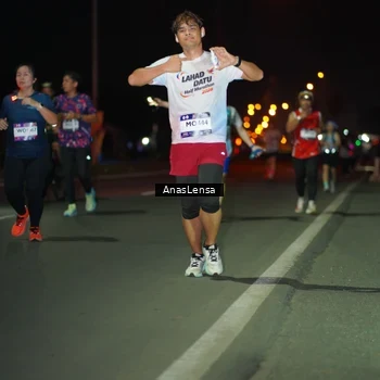 Runner Photo 7635352