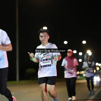 Runner Photo 7635554