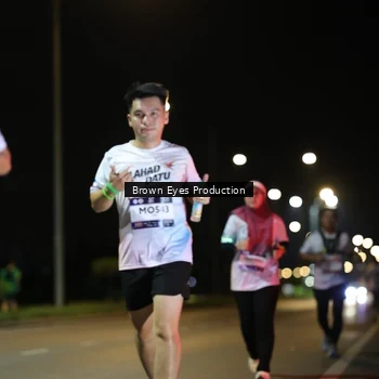 Runner Photo 7635562