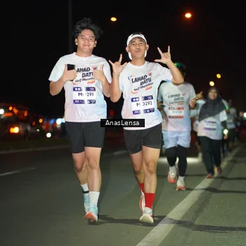 Runner Photo 7635615