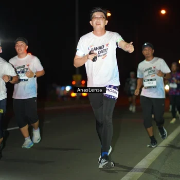 Runner Photo 7635673