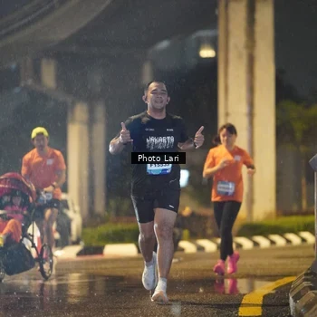 Runner Photo 7635692