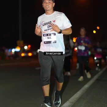 Runner Photo 7635717
