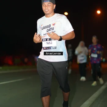 Runner Photo 7635736