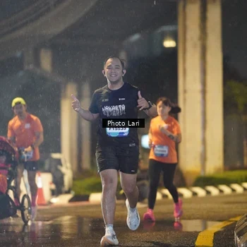 Runner Photo 7635738