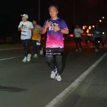 Runner Photo 7635873
