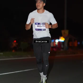 Runner Photo 7636018