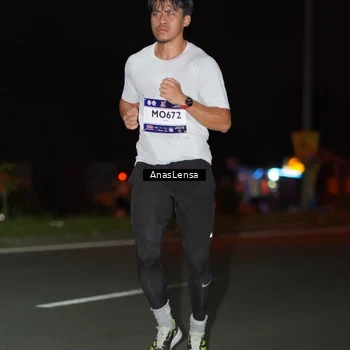 Runner Photo 7636021