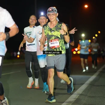 Runner Photo 7636484