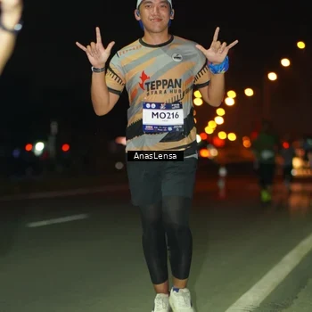 Runner Photo 7636504