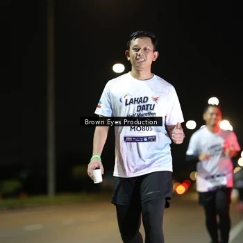 Runner Photo 7636749
