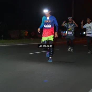 Runner Photo 7637025