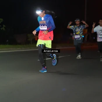 Runner Photo 7637037