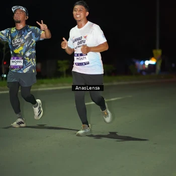 Runner Photo 7637089
