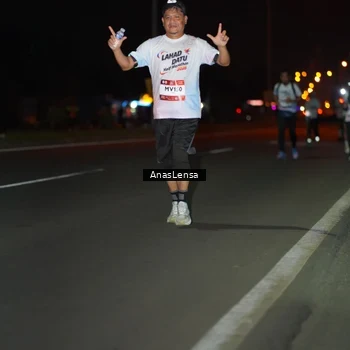 Runner Photo 7637093
