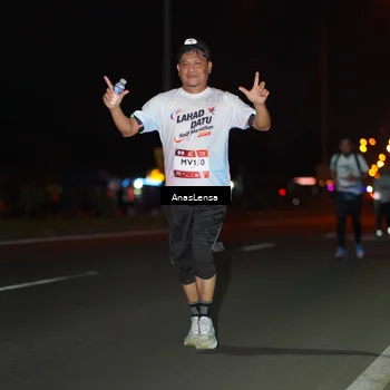 Runner Photo 7637095