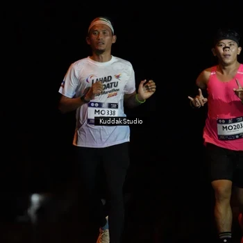 Runner Photo 7637295