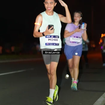 Runner Photo 7637364
