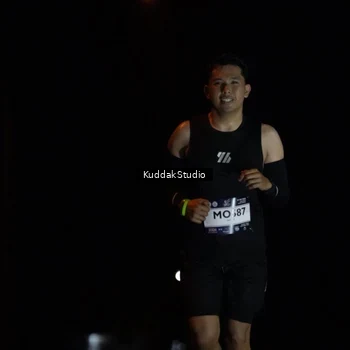 Runner Photo 7637393
