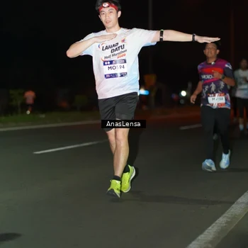 Runner Photo 7637423