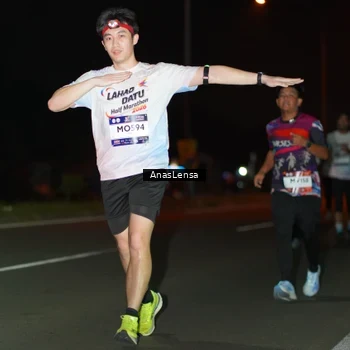Runner Photo 7637425