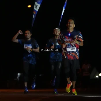 Runner Photo 7637468