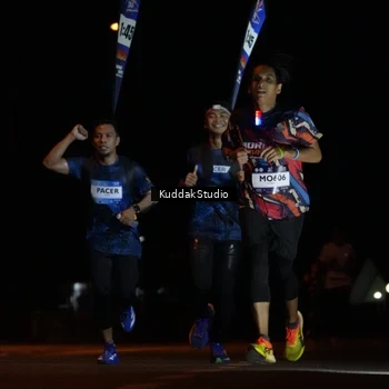 Runner Photo 7637472