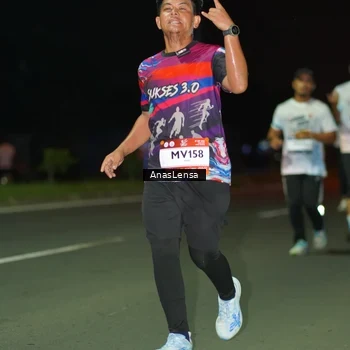 Runner Photo 7637481