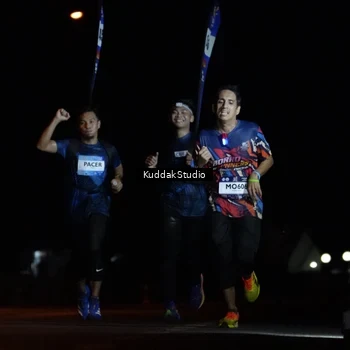Runner Photo 7637487