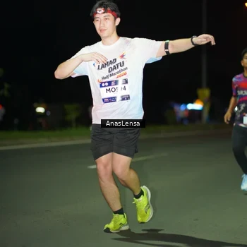 Runner Photo 7637491