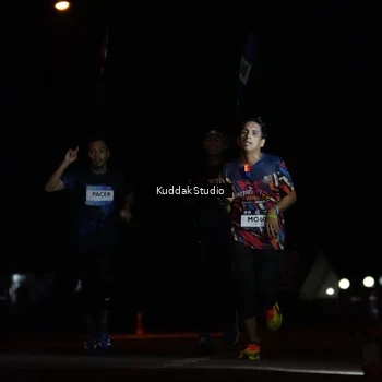 Runner Photo 7637492