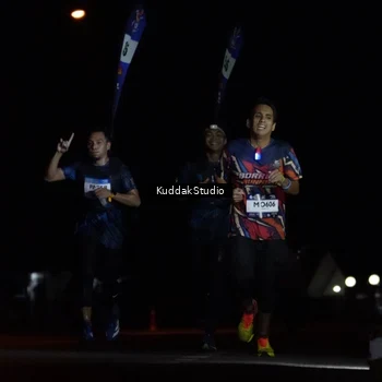 Runner Photo 7637494