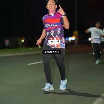 Runner Photo 7637532