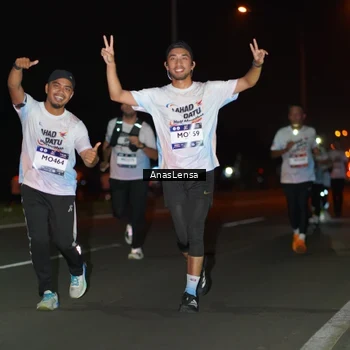 Runner Photo 7637557