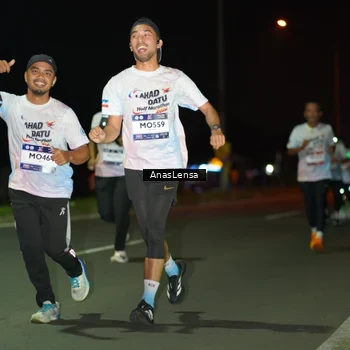 Runner Photo 7637570