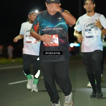 Runner Photo 7637738