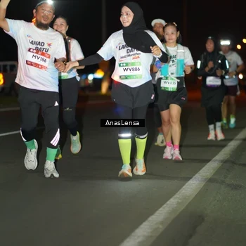 Runner Photo 7637740