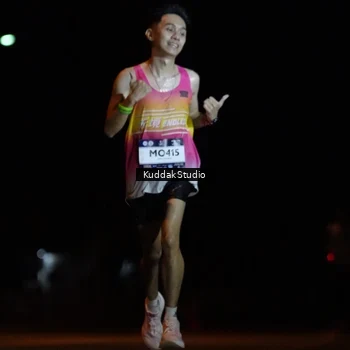 Runner Photo 7637792