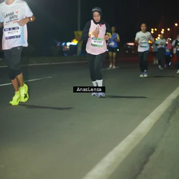 Runner Photo 7637891
