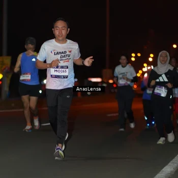 Runner Photo 7637908