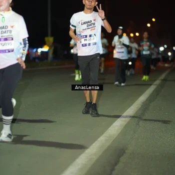 Runner Photo 7638024