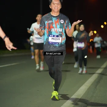 Runner Photo 7638063