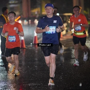 Runner Photo 7638073